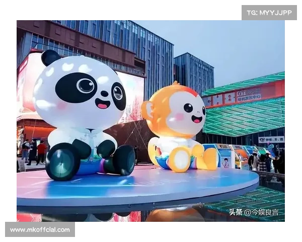 熊猫挂件成幸运符：世运会运动员的文化交流